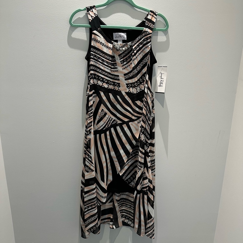 Joseph Ribkoff  dress, flowy size 4  NWT pale pink, white, black ,